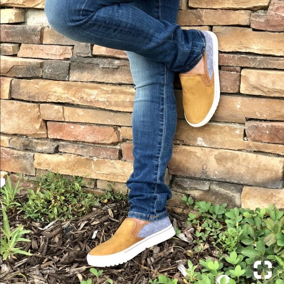 sorel campsneak slip on